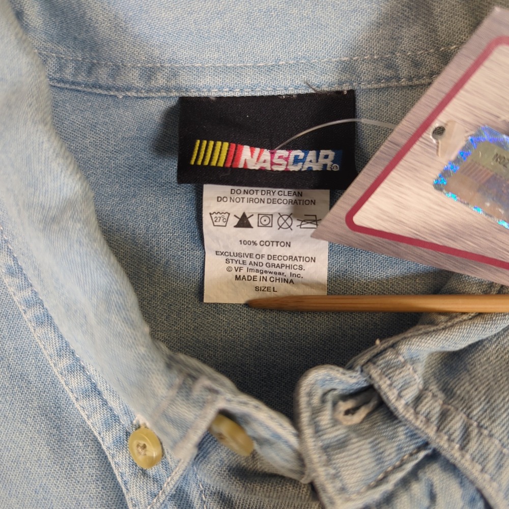 NASCAR Kyle Busch M&Ms Racing Denim Shirt Mens Large Button Down New #2681 - Picture 4 of 6